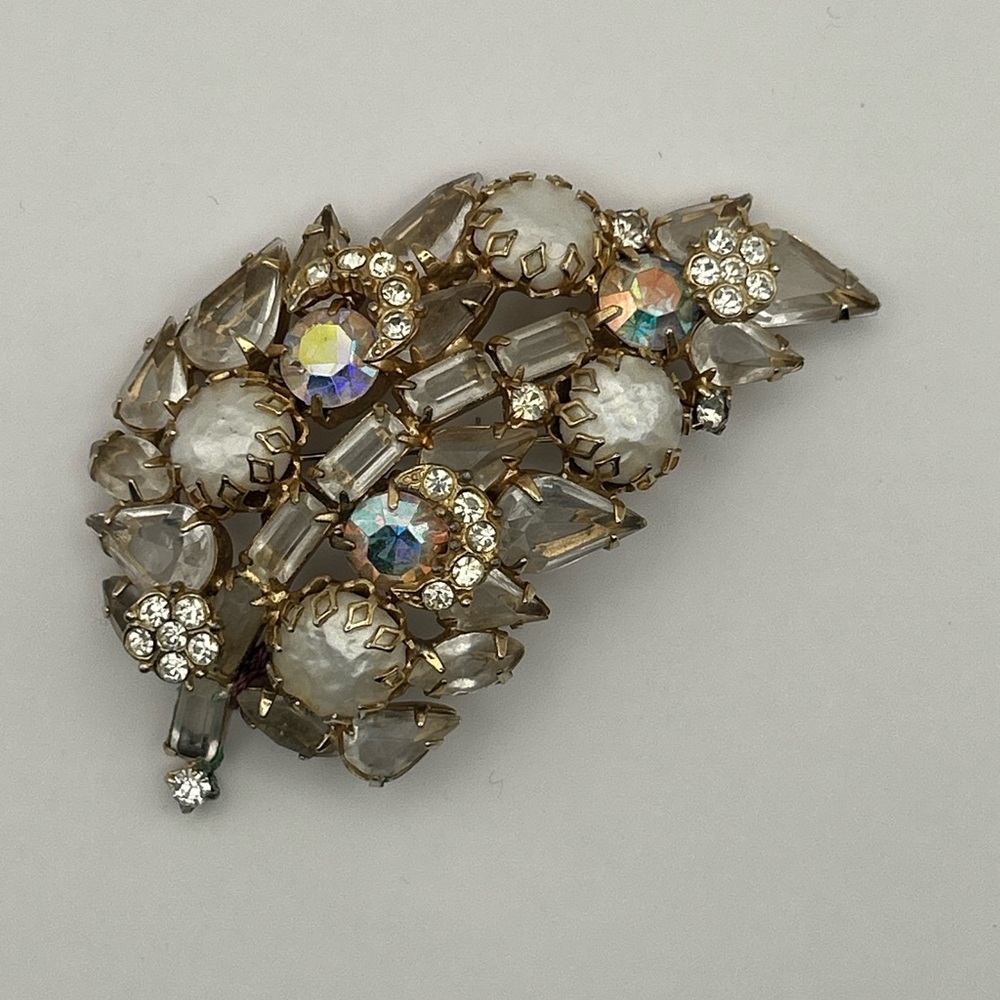 Vintage D&E Juliana Brooch